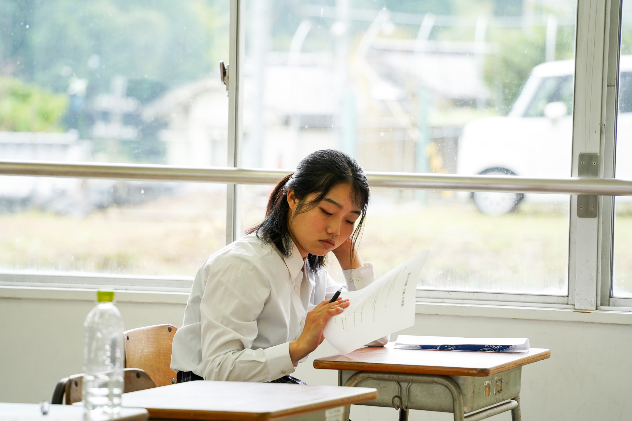 制服を着る